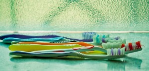 toothbrush-390870_1280